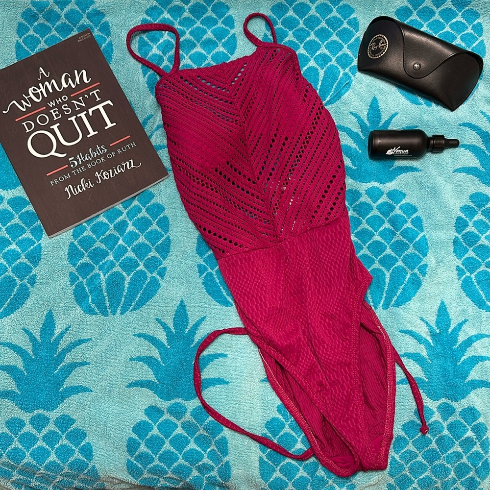 NWT Robin Piccone One Piece in Orchid Size 4